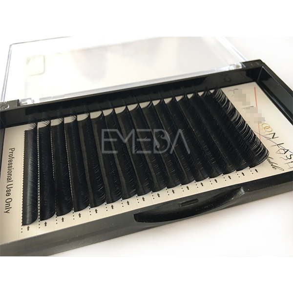 black volume eyelash extension stylist S130